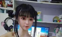 小娃一样玩的很快乐。