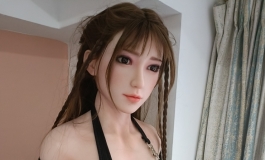 高叉连体衣！胸部以下全是腿！