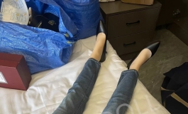 日常晒娃之牛仔裤配白衬衫，JK裙和OL灰裙，坐标重庆