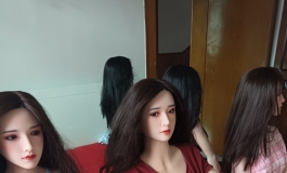 一屋子俊影的娃