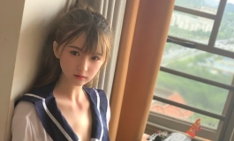 好久不宠幸她们了 给两个姑娘换身衣服